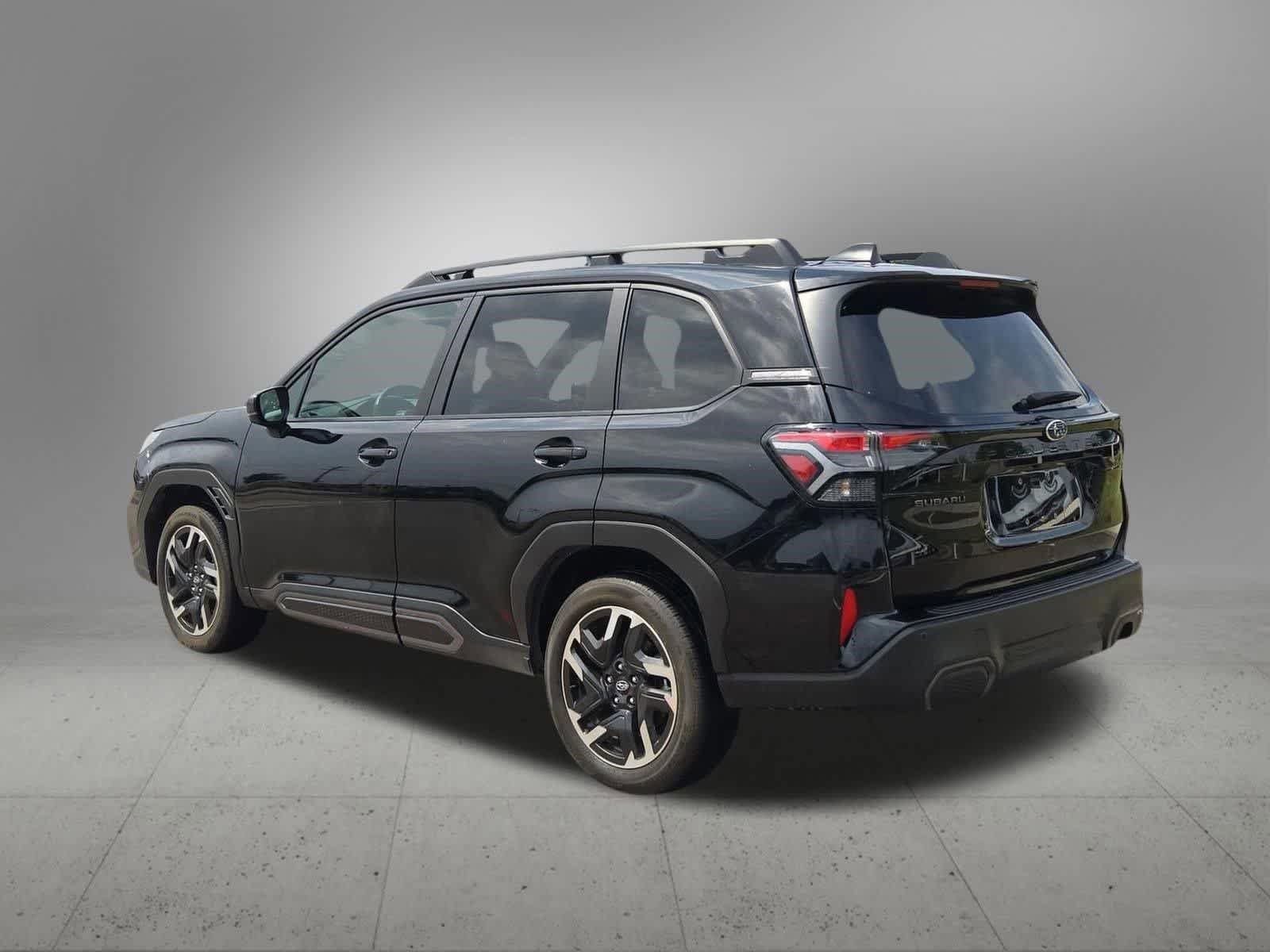 Used 2025 Subaru Forester Limited AWD/4WD image 4