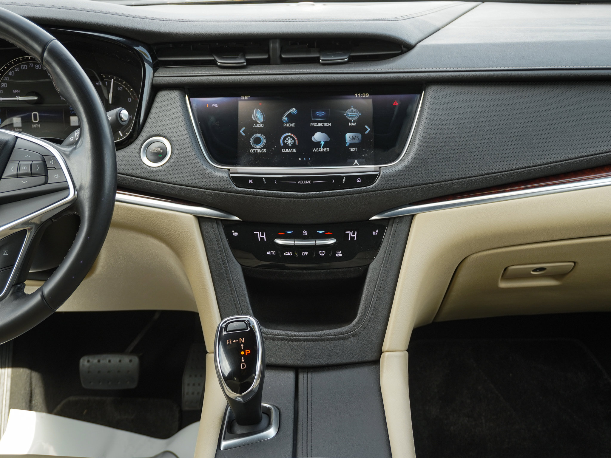 Used 2018 Cadillac XT5 Luxury w/ Driver Awareness Package image 29