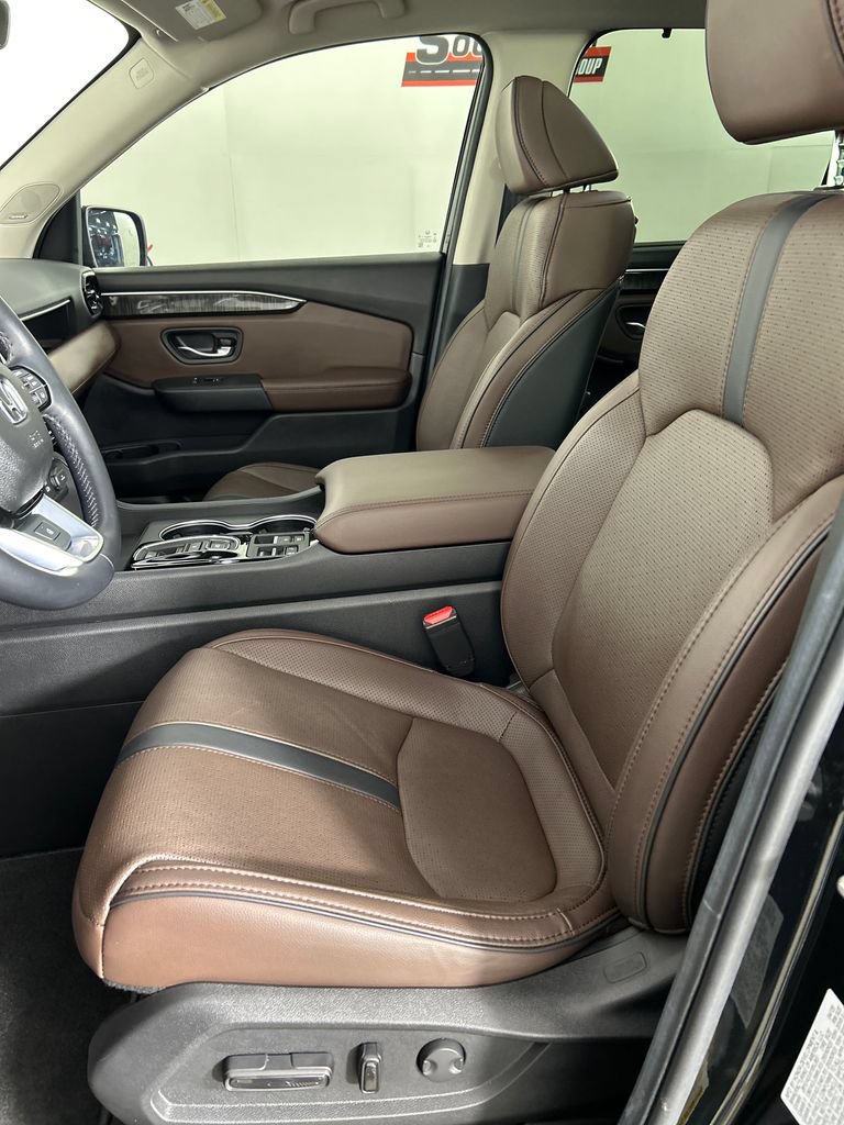 Used 2025 Honda Pilot Elite image 11