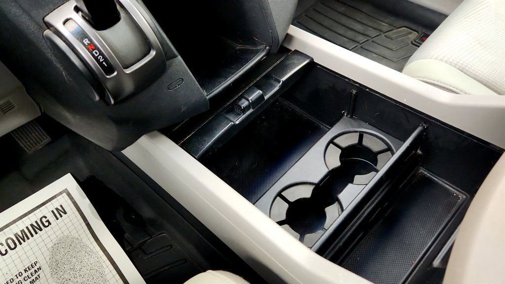 Used 2015 Honda Pilot LX image 16