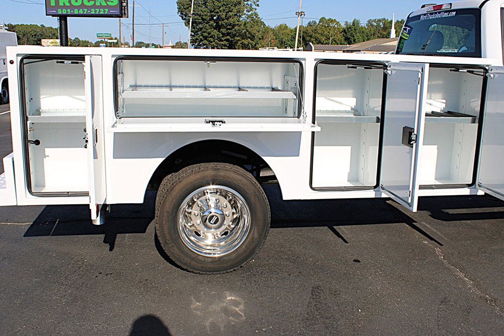 Used 2024 Ford F550 4x4 Regular Cab Super Duty image 9