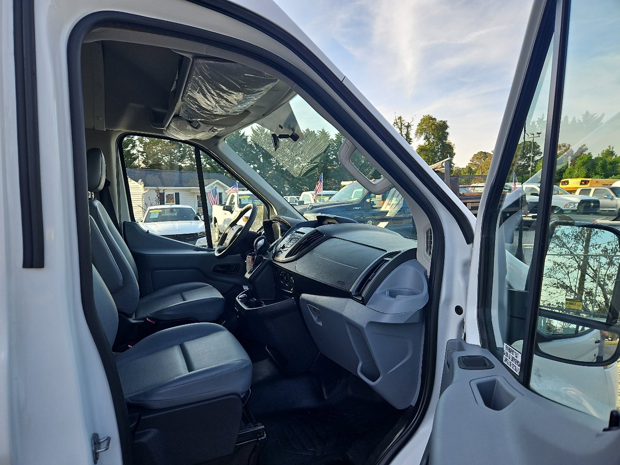 Used 2019 Ford Transit 350 XL image 28