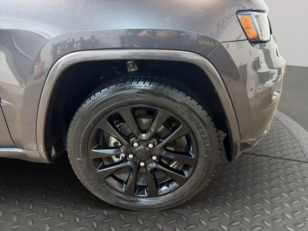 Used 2017 Jeep Grand Cherokee Altitude image 24