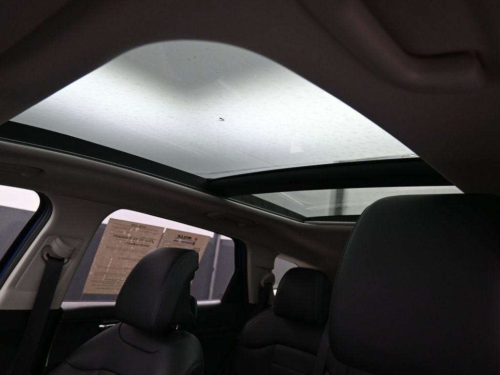 Used 2025 Kia Sportage SX image 29