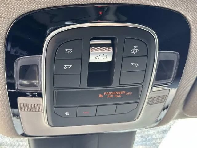 Used 2022 Hyundai Santa Fe SEL w/ Convenience + Premium Package AWD/4WD image 45