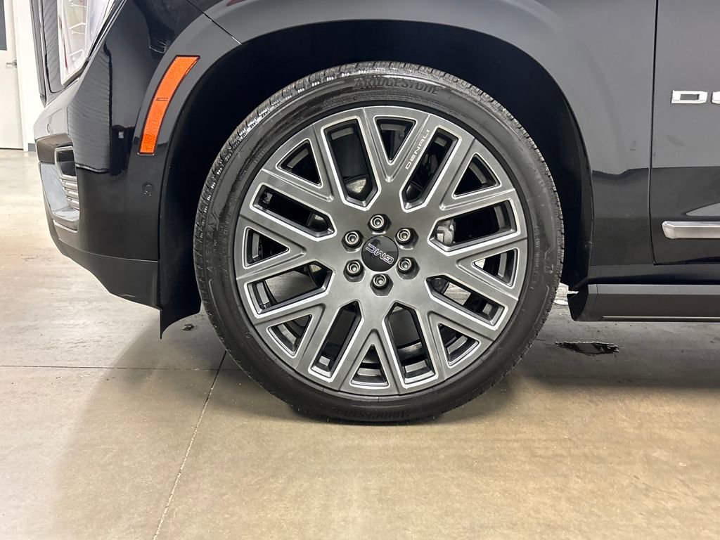 Used 2025 GMC Yukon Denali Ultimate w/ LPO, Floor Liner Package image 9