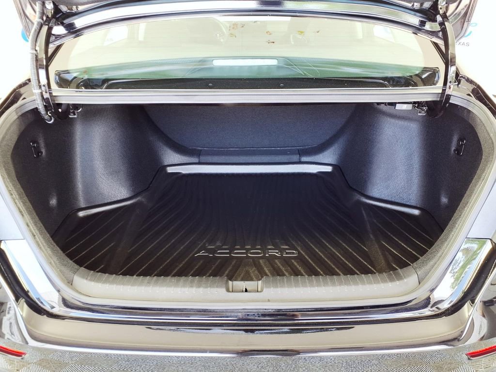 Used 2023 Honda Accord LX image 11