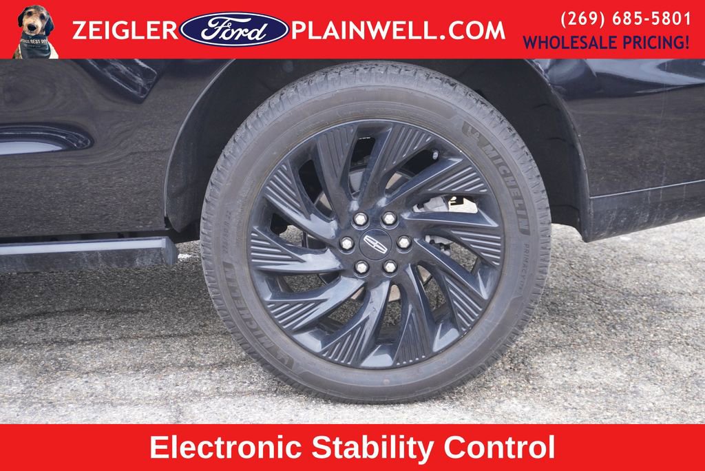 Used 2025 Lincoln Navigator Reserve w/ Jet Appearance Package image 13