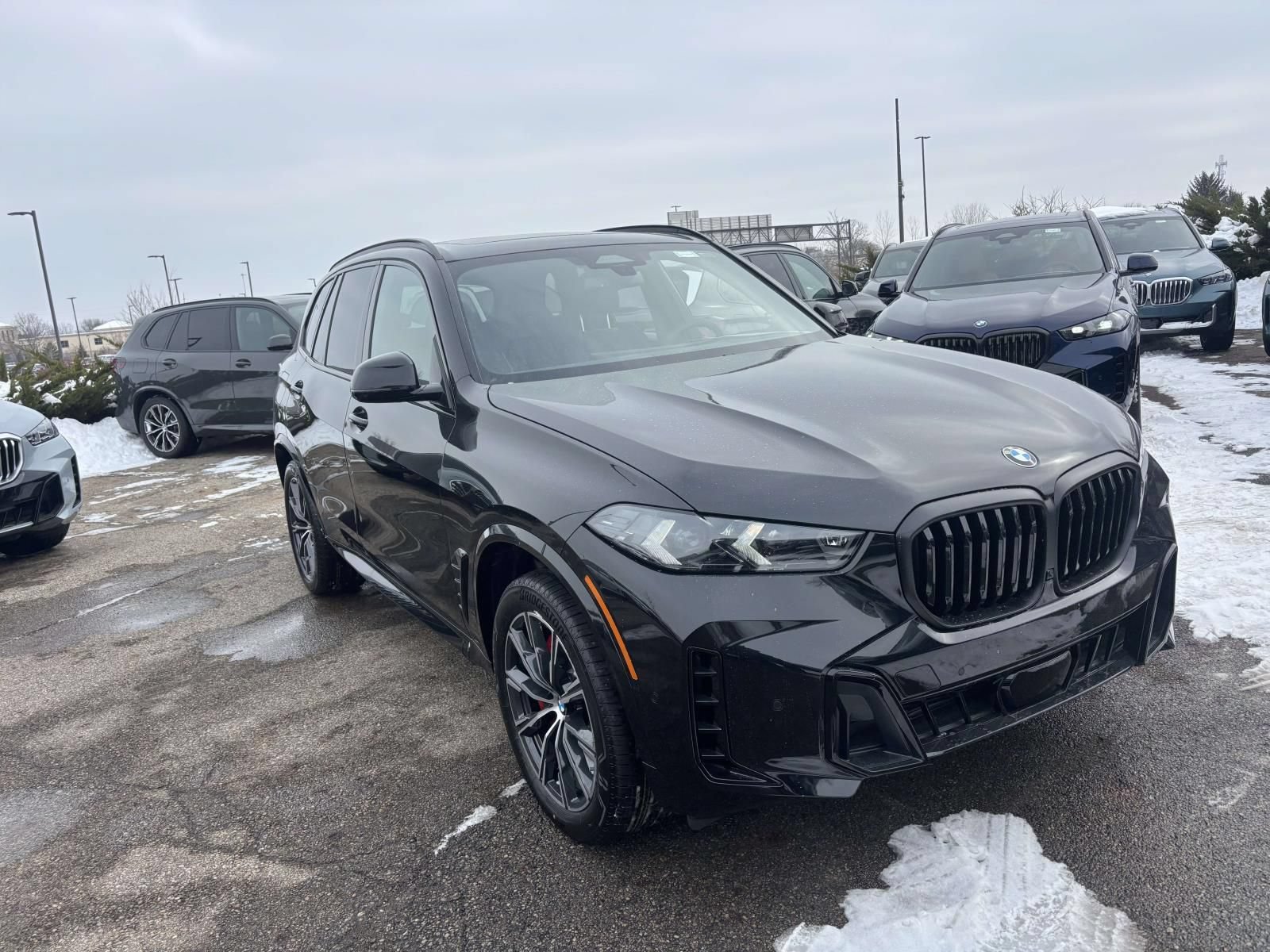 New 2026 BMW X5 xDrive40i w/ M Sport Package AWD/4WD image 1