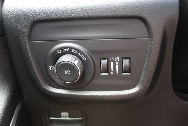 New 2026 Jeep Grand Cherokee Limited AWD/4WD image 16