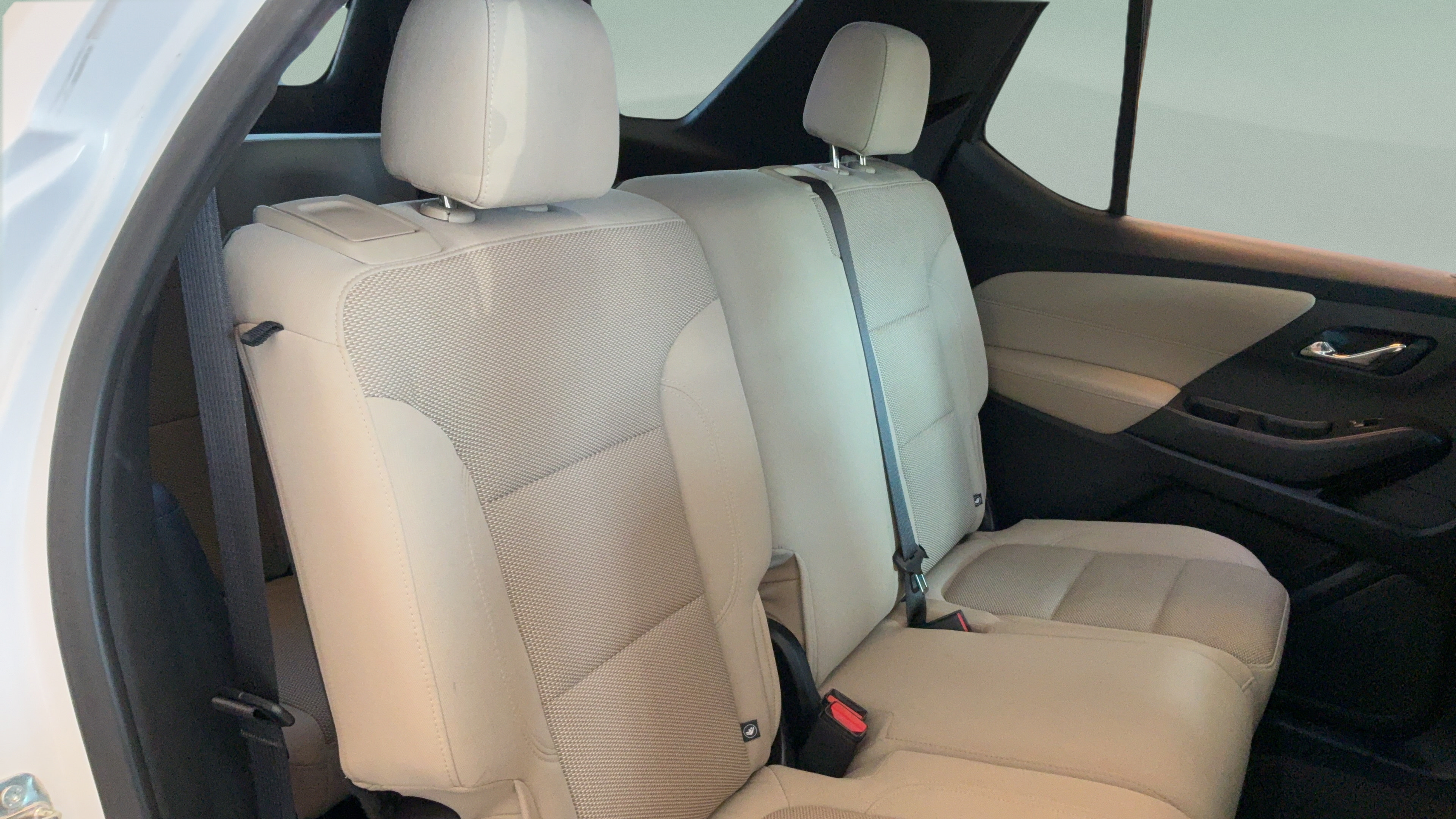 Used 2022 Chevrolet Traverse LS FWD image 36