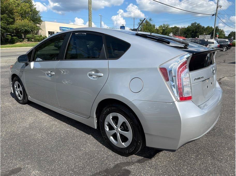 Used 2014 Toyota Prius Three FWD image 4