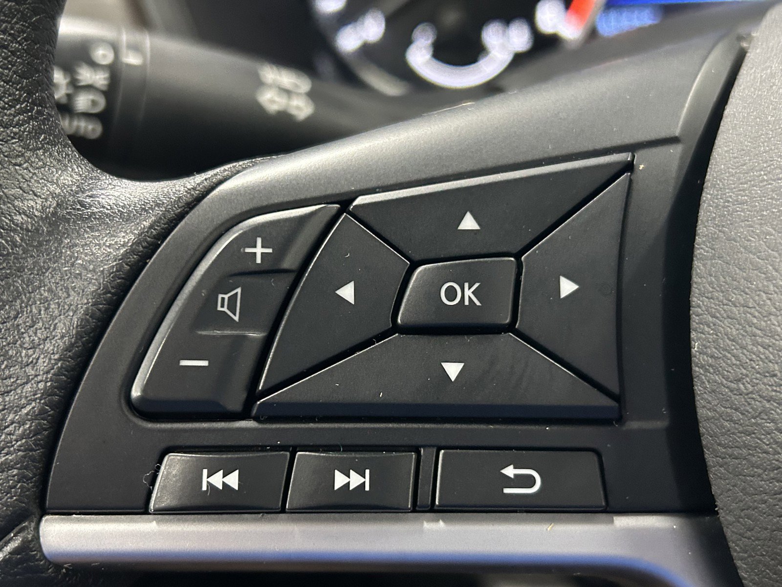 Used 2024 Nissan Altima 2.5 SV image 22