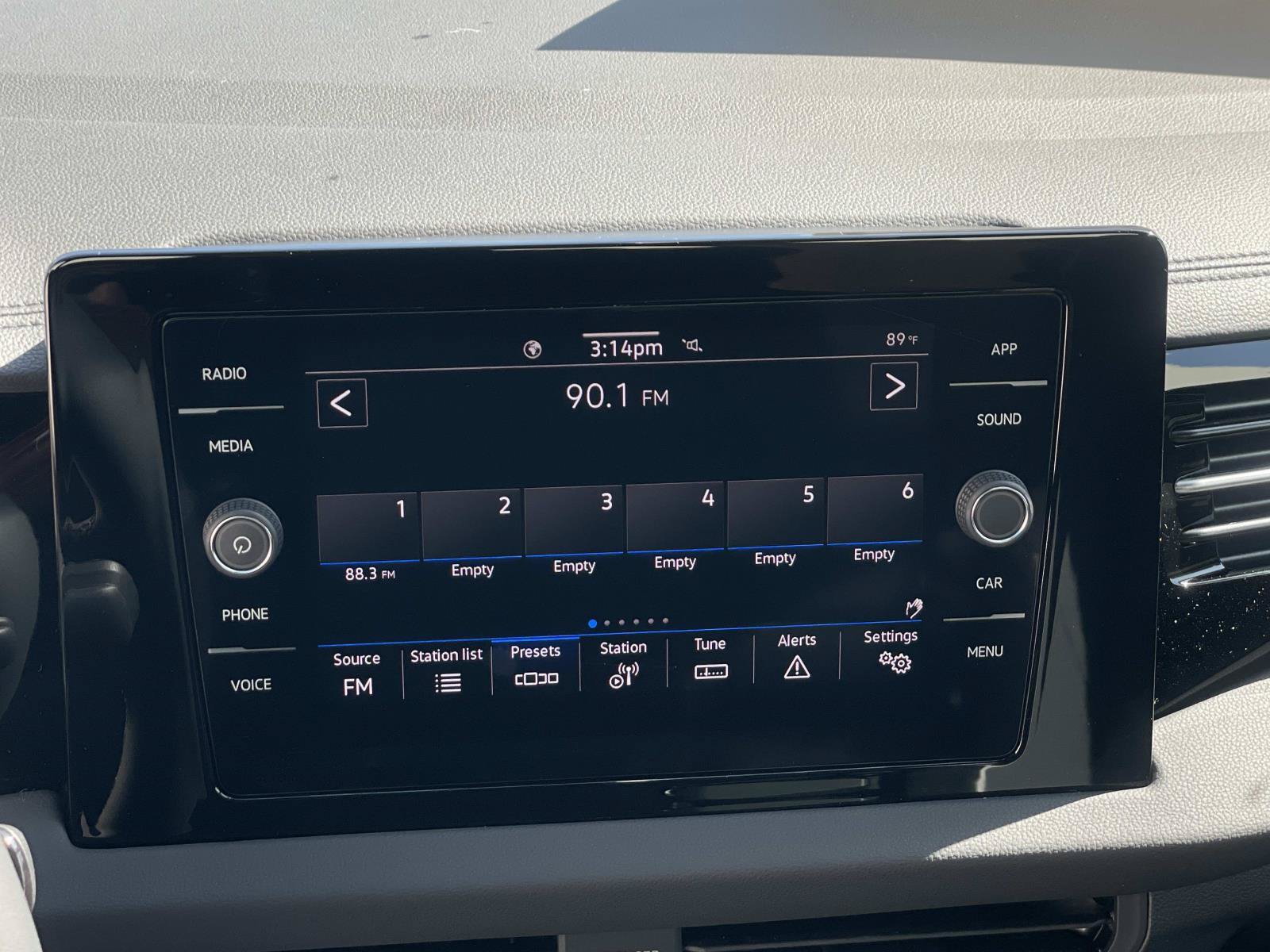 New 2027 Volkswagen Jetta Sport FWD image 9