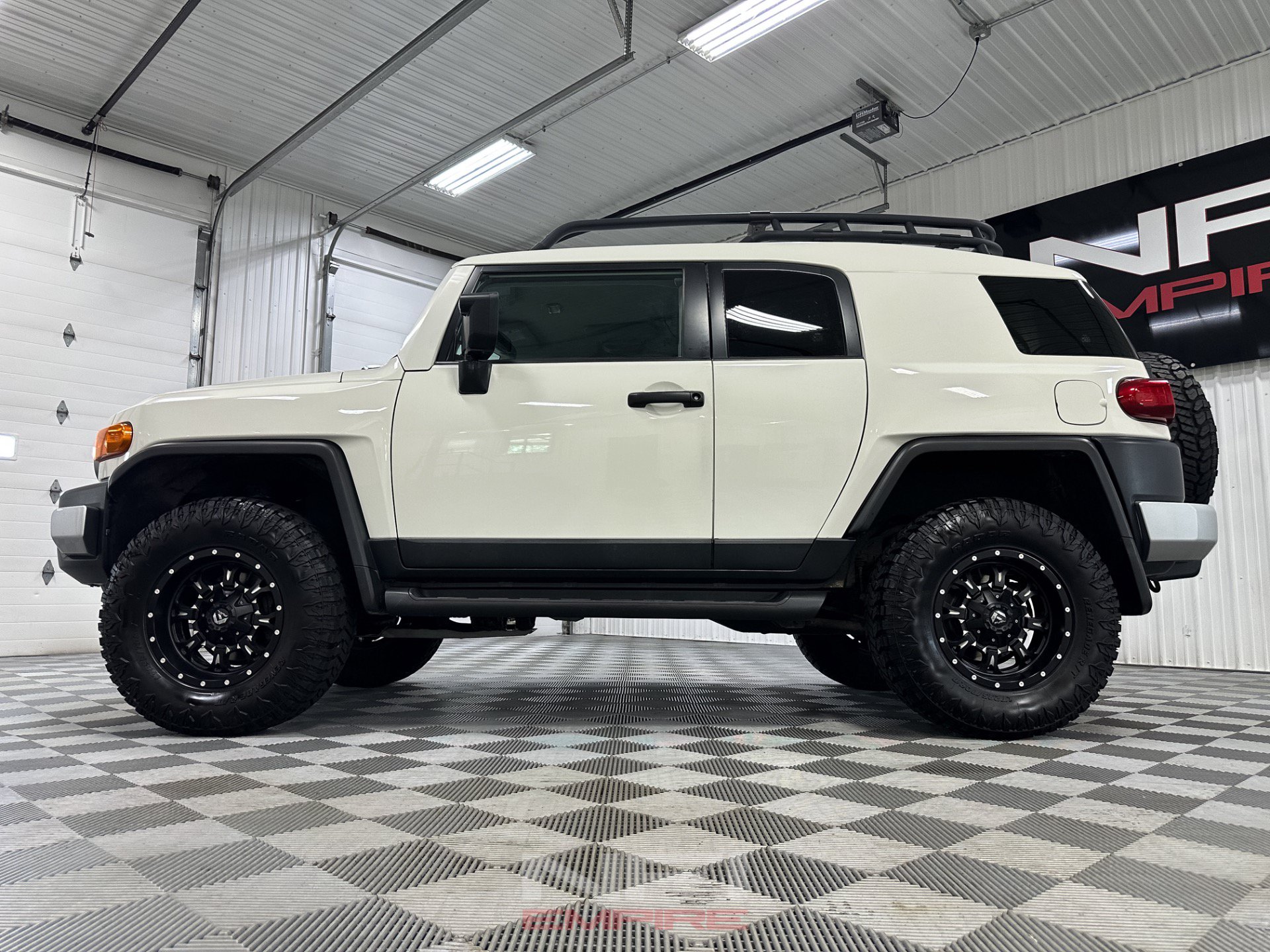 Used 2013 Toyota FJ Cruiser 4WD w/ Upgrade Pkg image 11