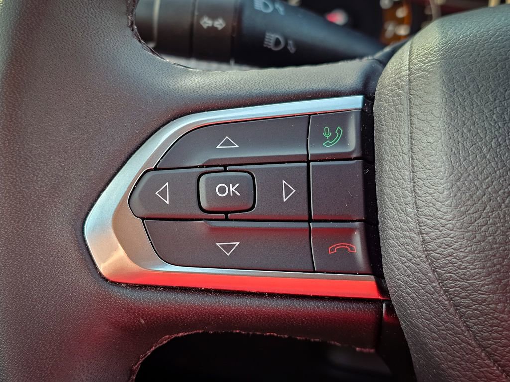 Used 2024 Jeep Compass Latitude image 18