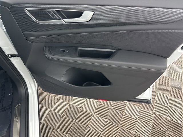 Used 2025 Volkswagen Atlas Cross Sport SEL R-Line image 19