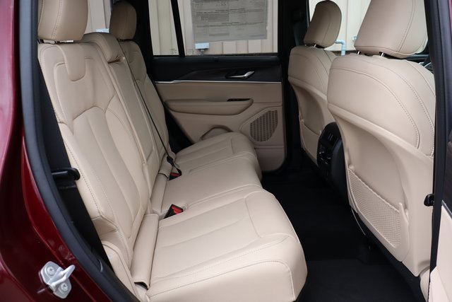 New 2025 Jeep Grand Cherokee Limited image 44