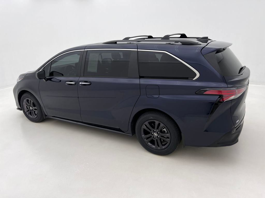 Used 2024 Toyota Sienna XSE w/ XSE Plus Package image 14