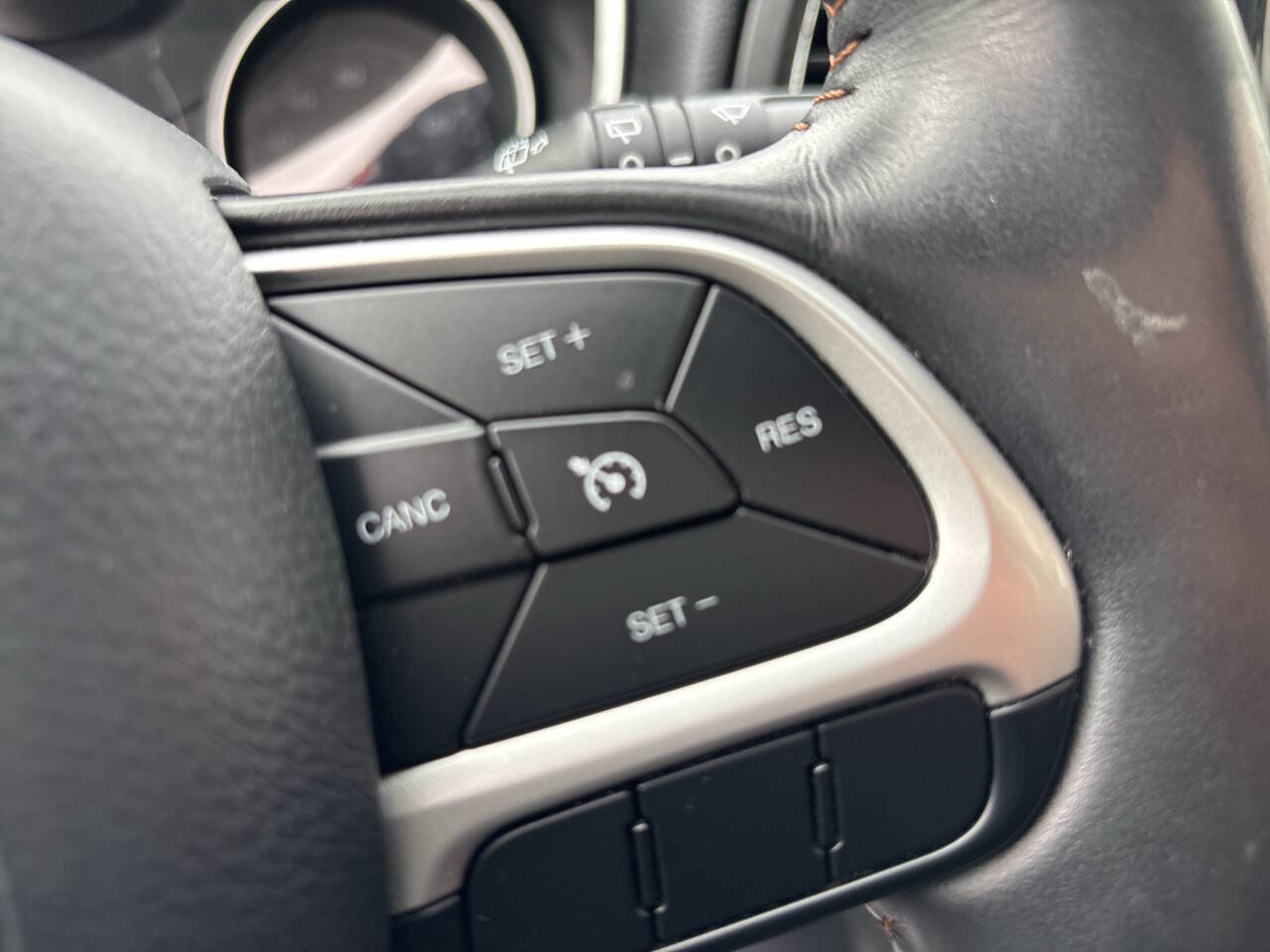 Used 2018 Jeep Compass Latitude w/ Cold Weather Group image 18