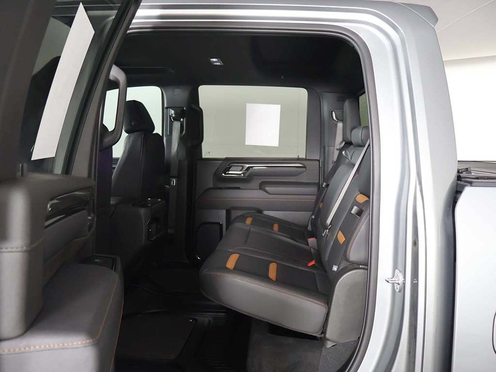 Used 2025 GMC Sierra 2500 AT4 w/ Technology Package AWD/4WD image 35