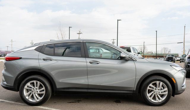 Used 2025 Buick Envista Preferred w/ Convenience I Package FWD image 5