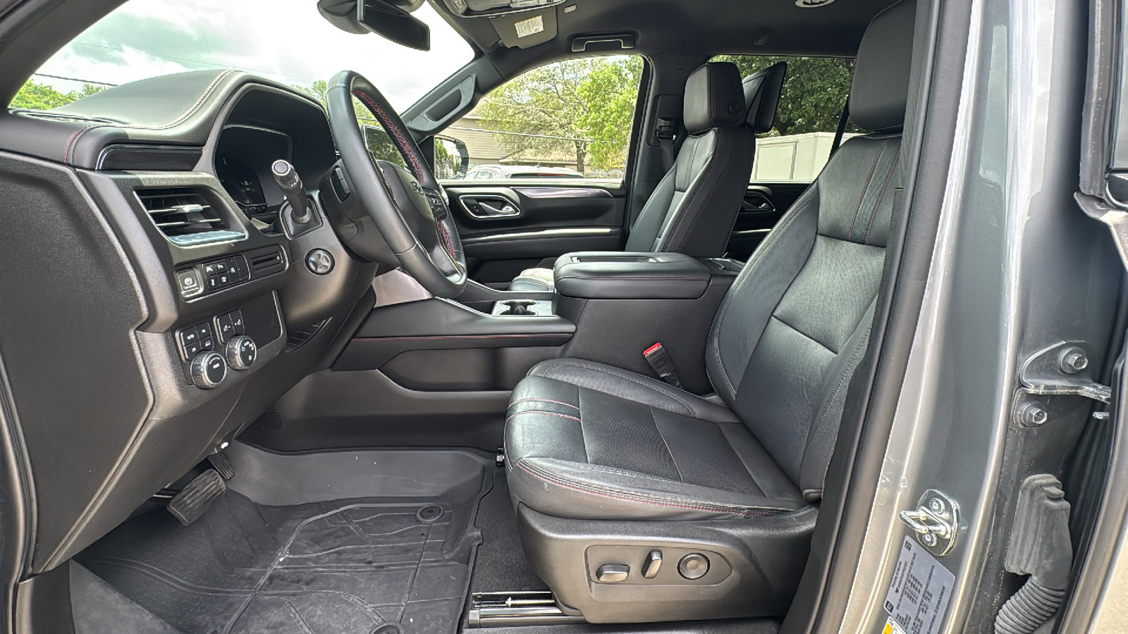 Used 2023 Chevrolet Tahoe RST w/ Luxury Package AWD/4WD image 9