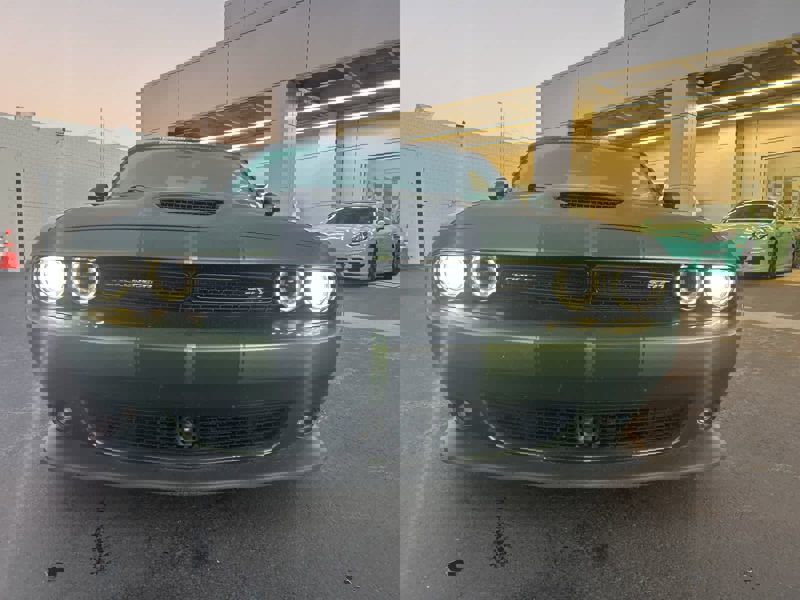 Used 2018 Dodge Challenger SRT w/ Technology Group image 15