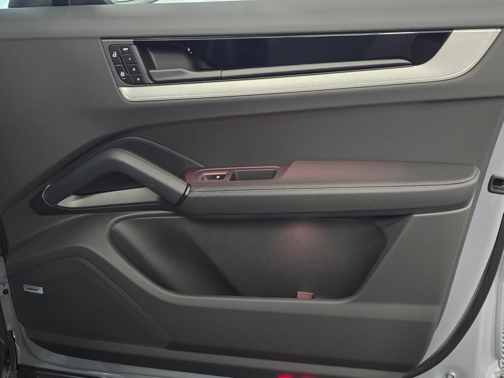 New 2026 Porsche Cayenne S AWD/4WD image 26