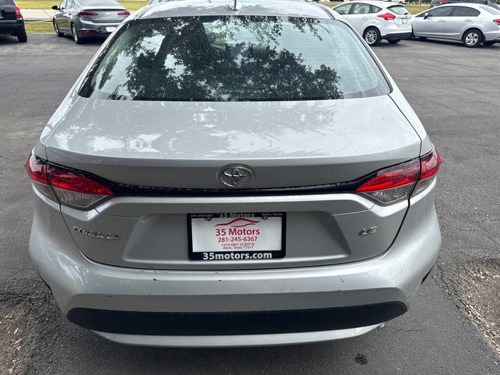 Used 2022 Toyota Corolla LE FWD image 4