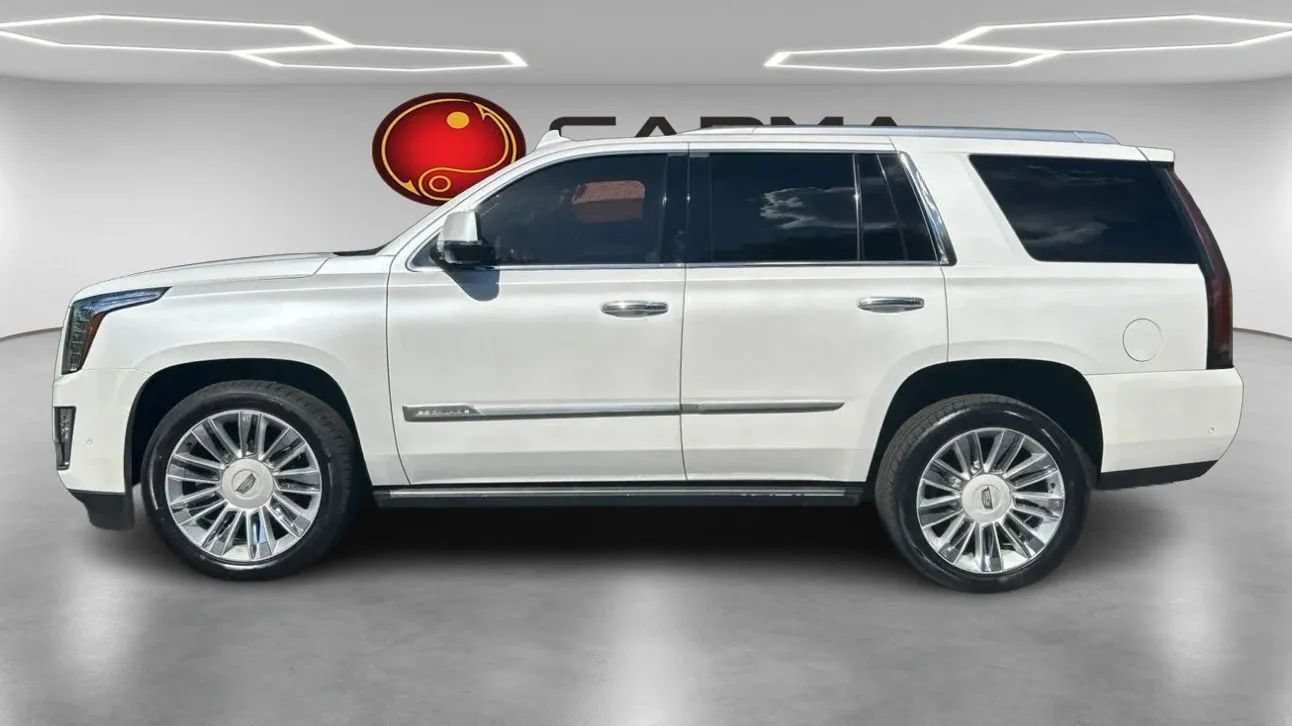 Used 2017 Cadillac Escalade Platinum RWD image 2