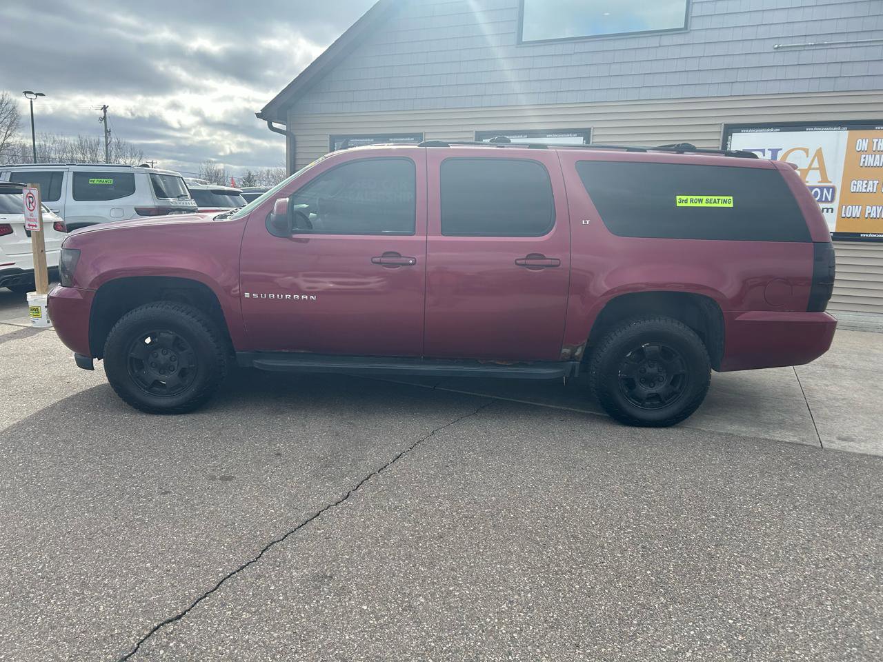 Used 2007 Chevrolet Suburban LT w/ LT Preferred Equipment Group image 8