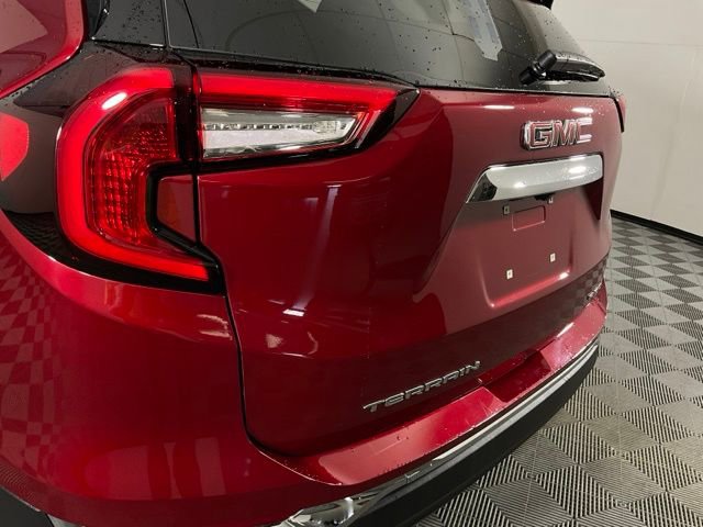 Used 2024 GMC Terrain SLT image 39