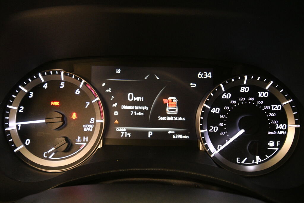 Used 2023 Toyota Highlander L FWD image 13