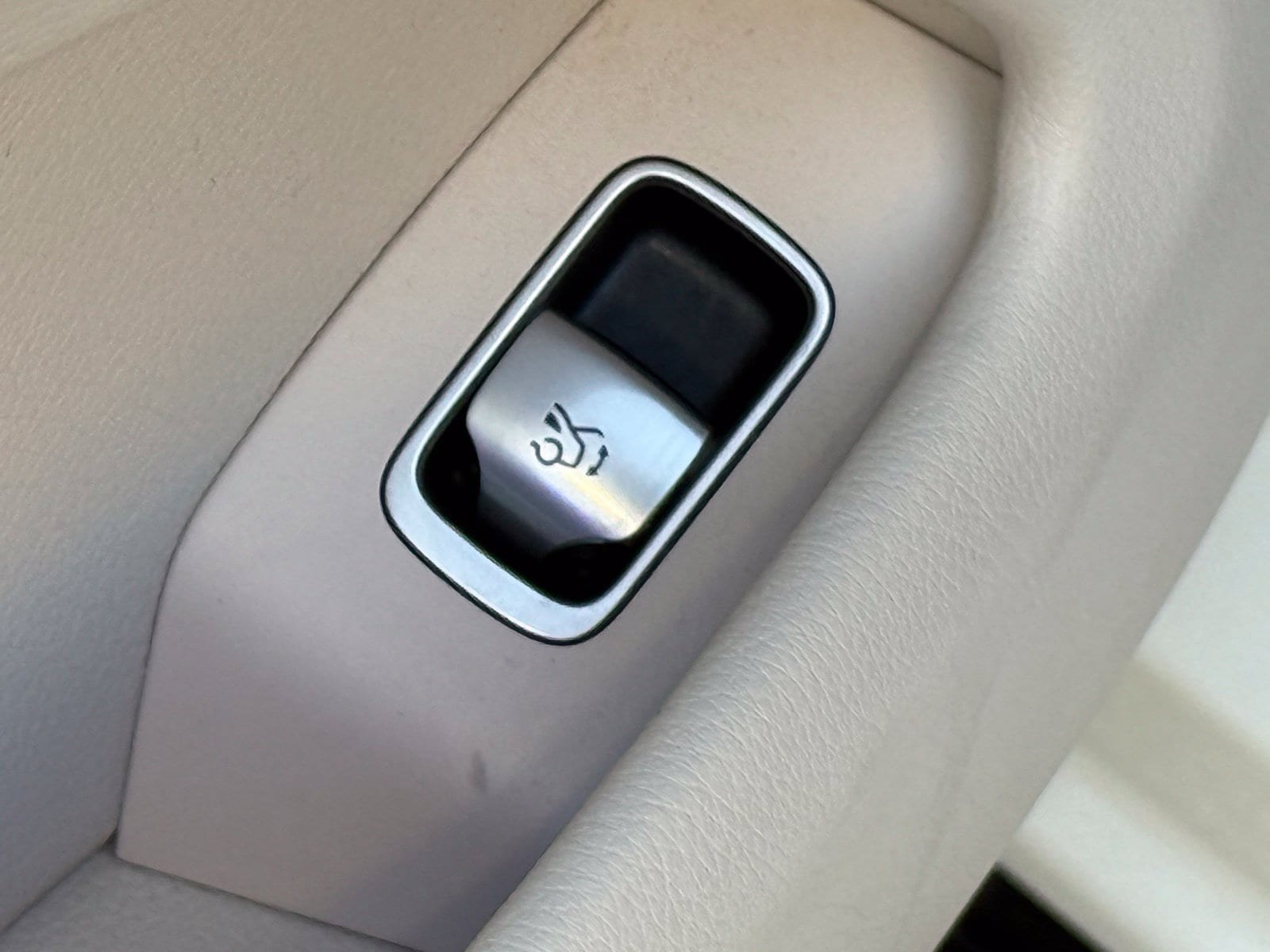 Used 2023 Mercedes-Benz EQS 580 4MATIC Sedan image 24