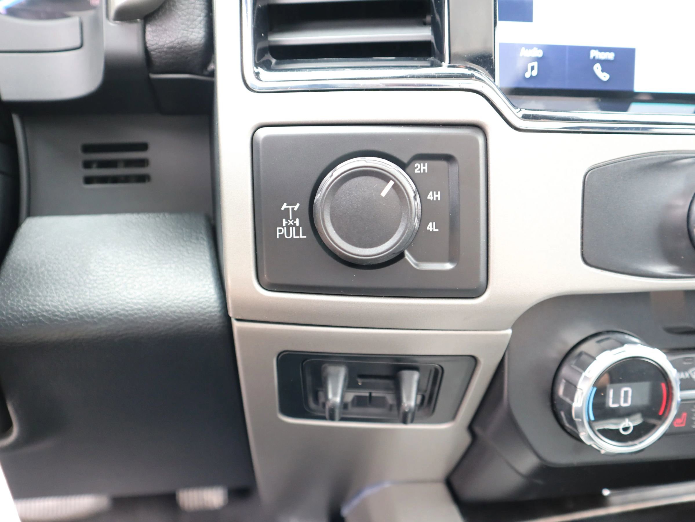 Used 2022 Ford F350 Lariat w/ Tremor Off-Road Package image 19