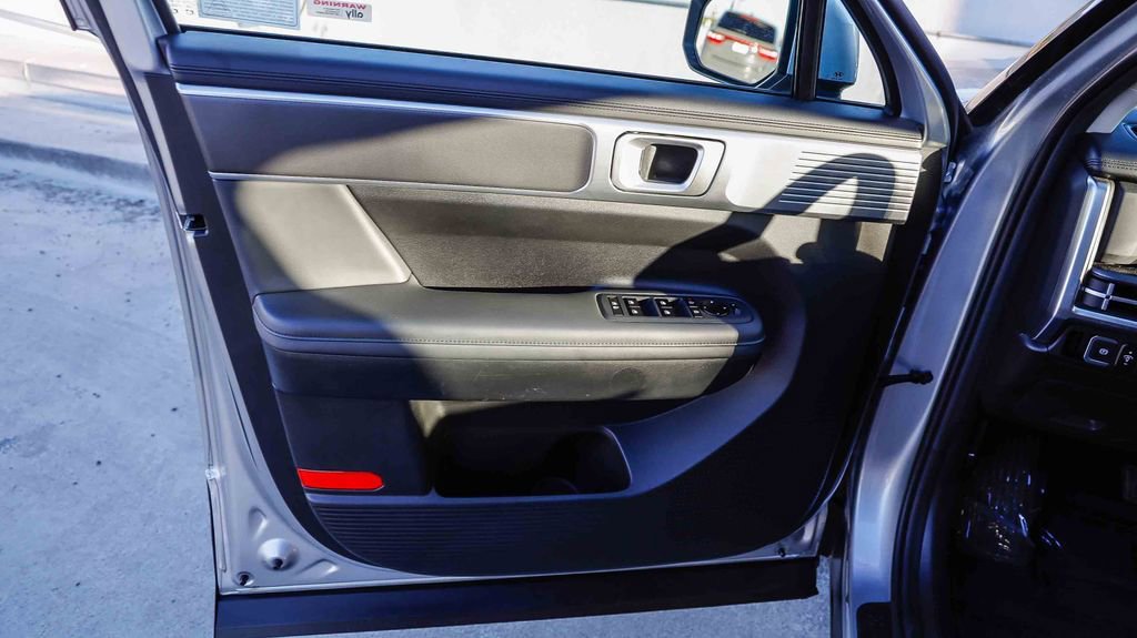 Used 2025 Hyundai Santa Fe SEL image 25