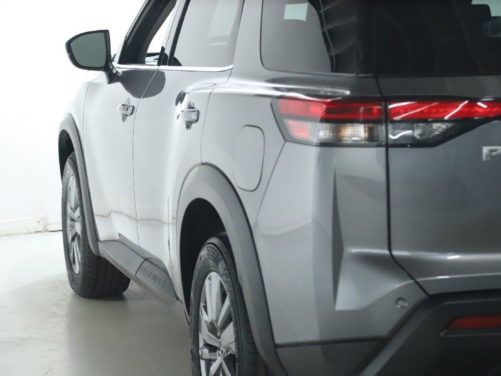 Used 2025 Nissan Pathfinder SV image 44