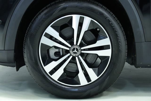 Used 2024 Mercedes-Benz GLB 250 4MATIC image 8