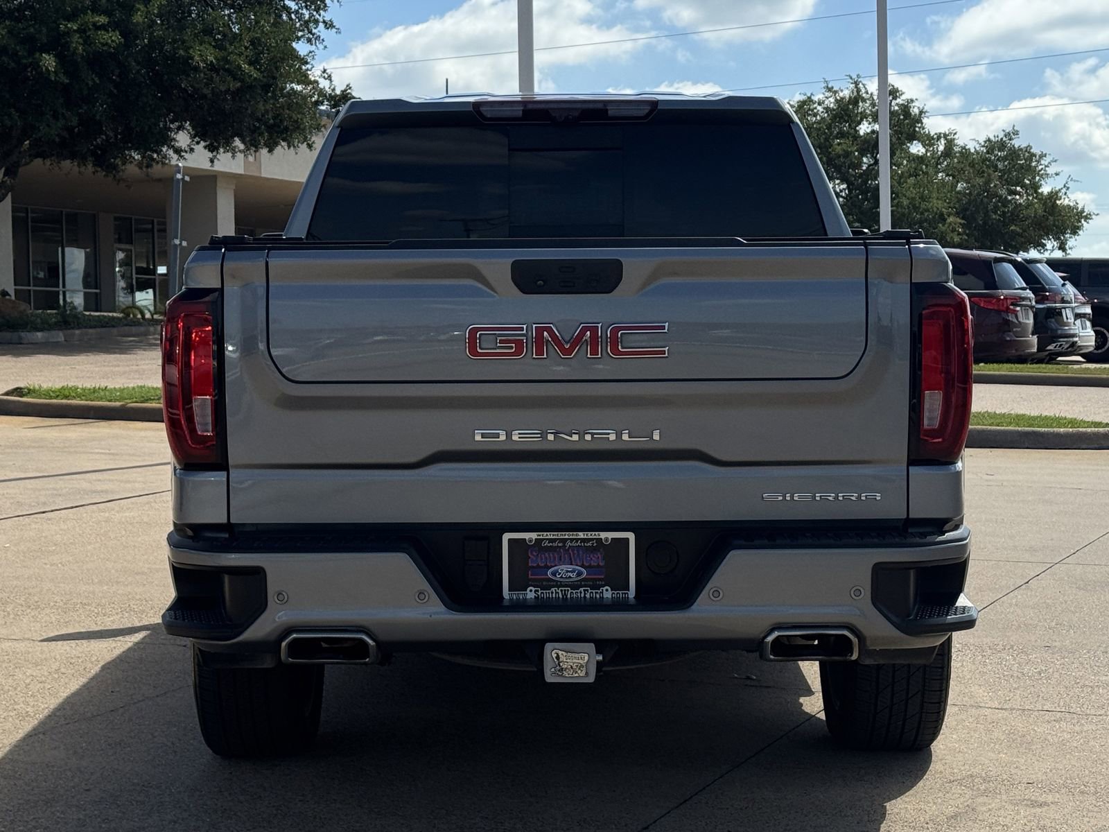 Used 2023 GMC Sierra 1500 Denali w/ Denali Reserve Package AWD/4WD image 5