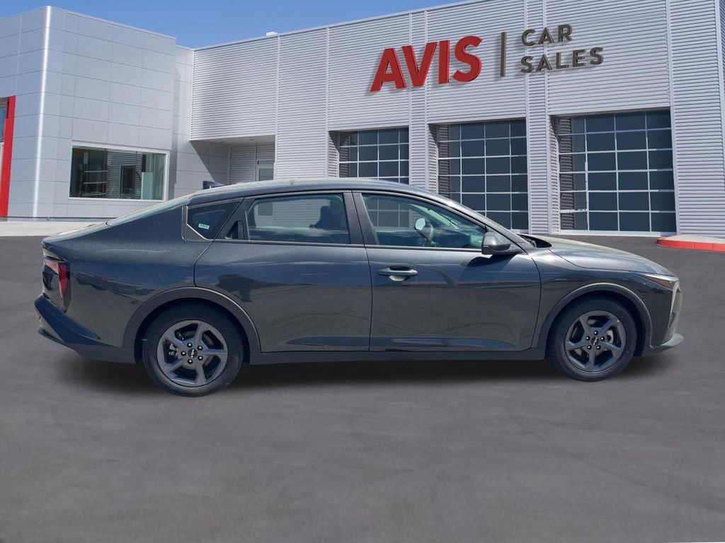 Used 2025 Kia K4 LXS image 5