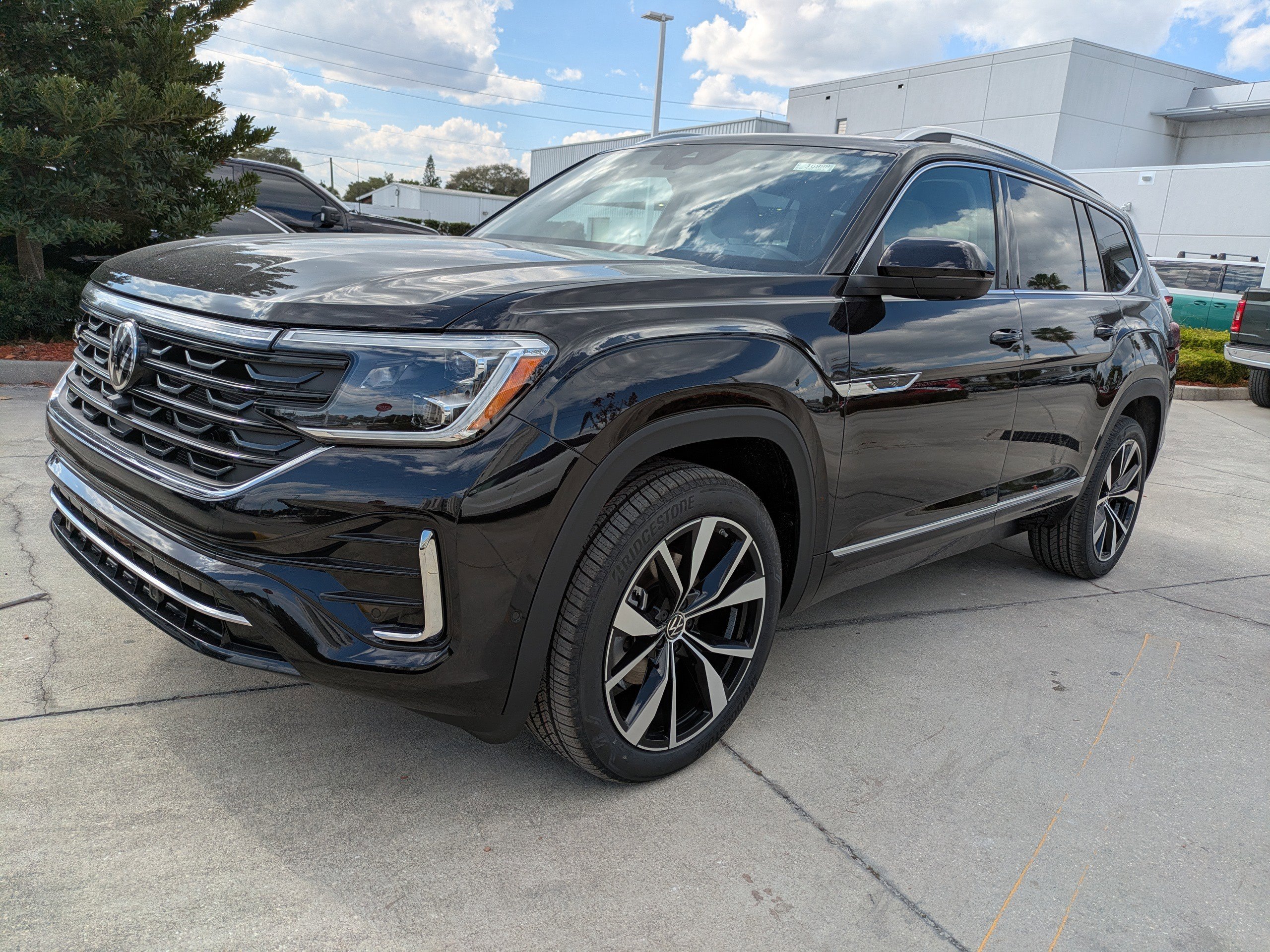 New 2026 Volkswagen Atlas SEL Premium R-Line image 8