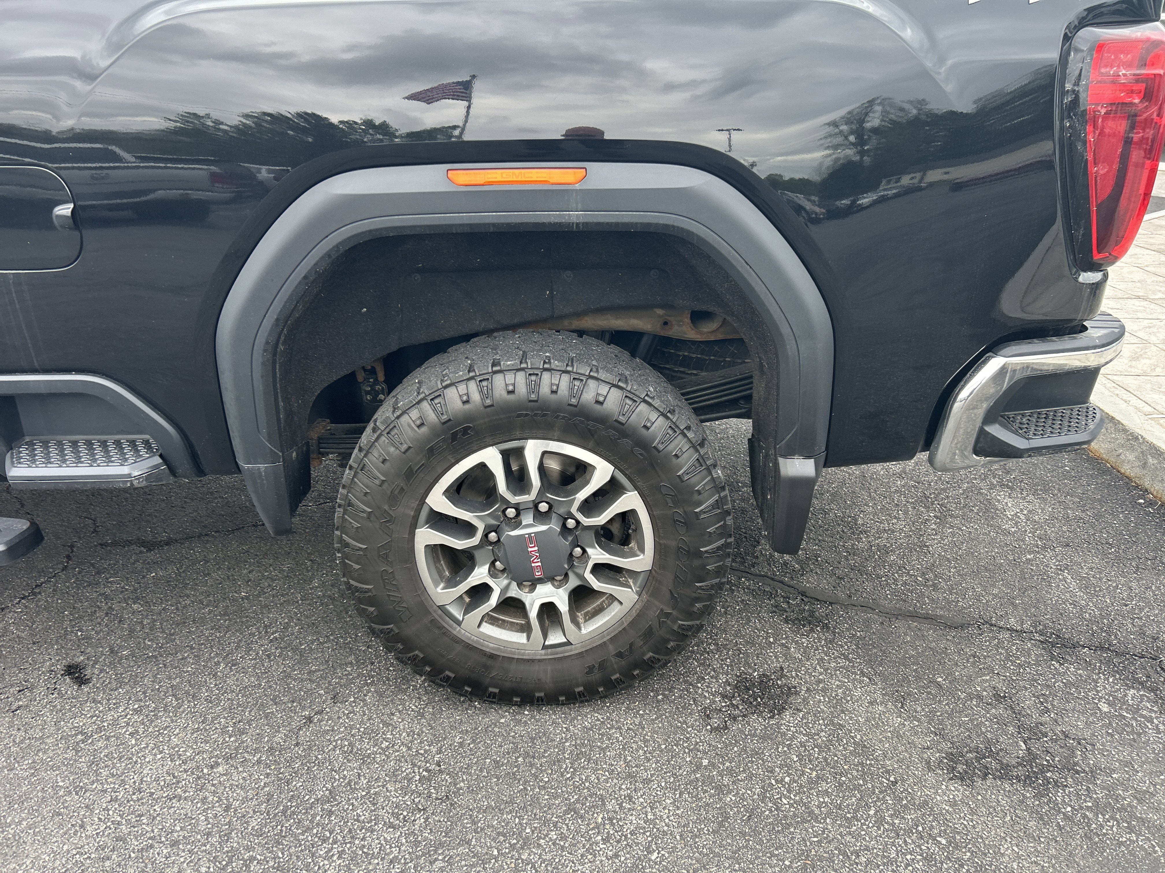Used 2022 GMC Sierra 2500 SLT w/ SLT Convenience Package AWD/4WD image 11