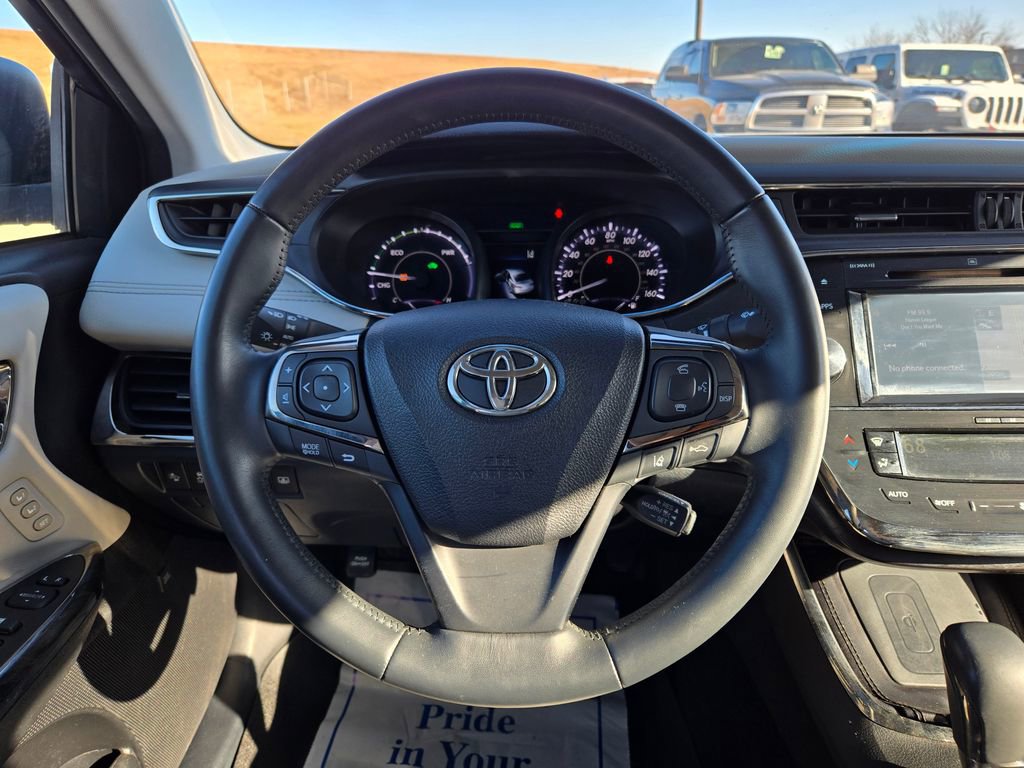 Used 2016 Toyota Avalon Limited image 17