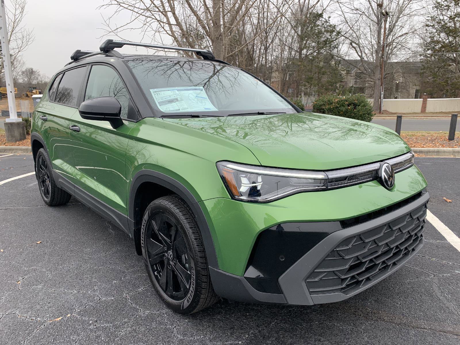 Used 2025 Volkswagen Taos SE w/ Taos Adventure Package (SXB) image 7