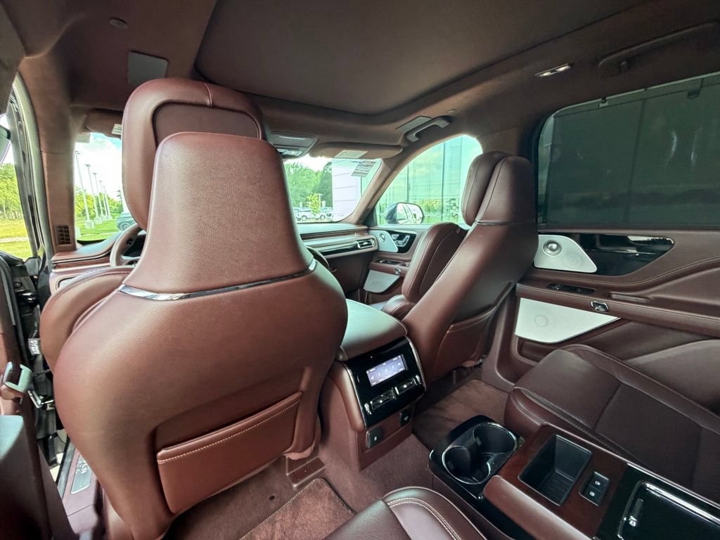 Used 2024 Lincoln Aviator Black Label w/ Jet Package AWD/4WD image 19