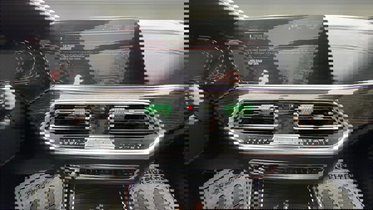 Used 2019 BMW X5 xDrive50i w/ M Sport Package image 10