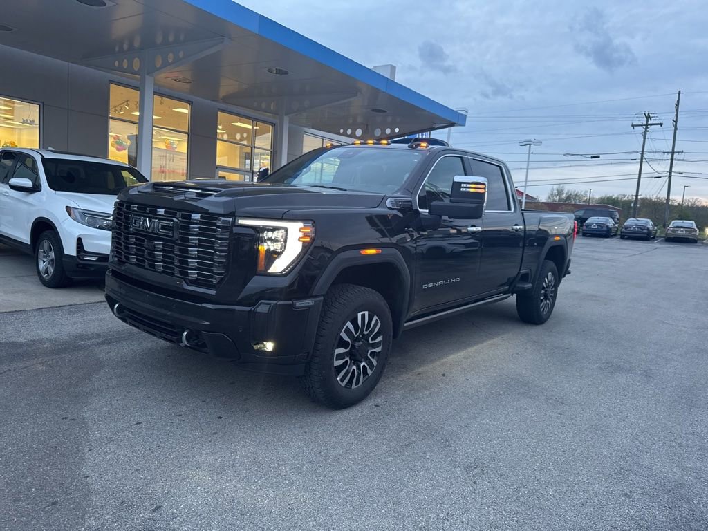 Used 2025 GMC Sierra 3500 Denali Ultimate image 4