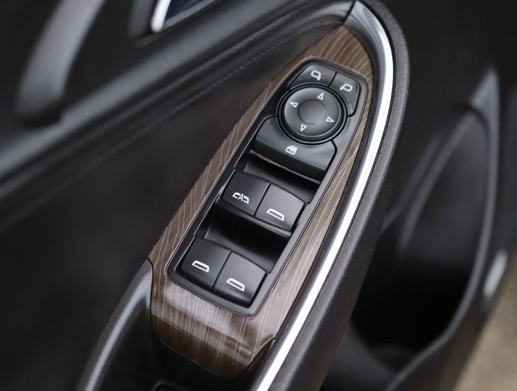 Used 2017 Chevrolet Malibu Premier w/ Premier Sun and Wheel Package FWD image 24