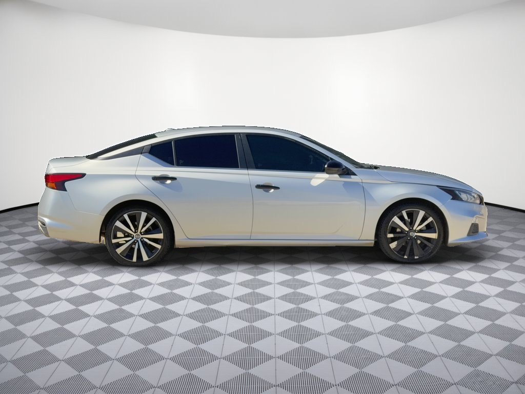 Used 2021 Nissan Altima 2.5 SR FWD image 8